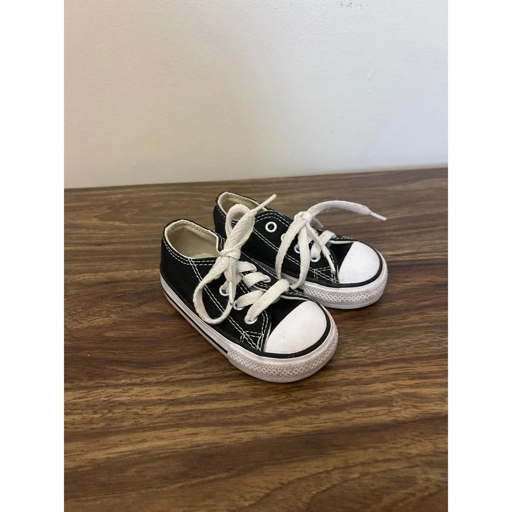 Converse Chuck Taylor All Star Low‎ Top Black White Infant Size 4 7J235